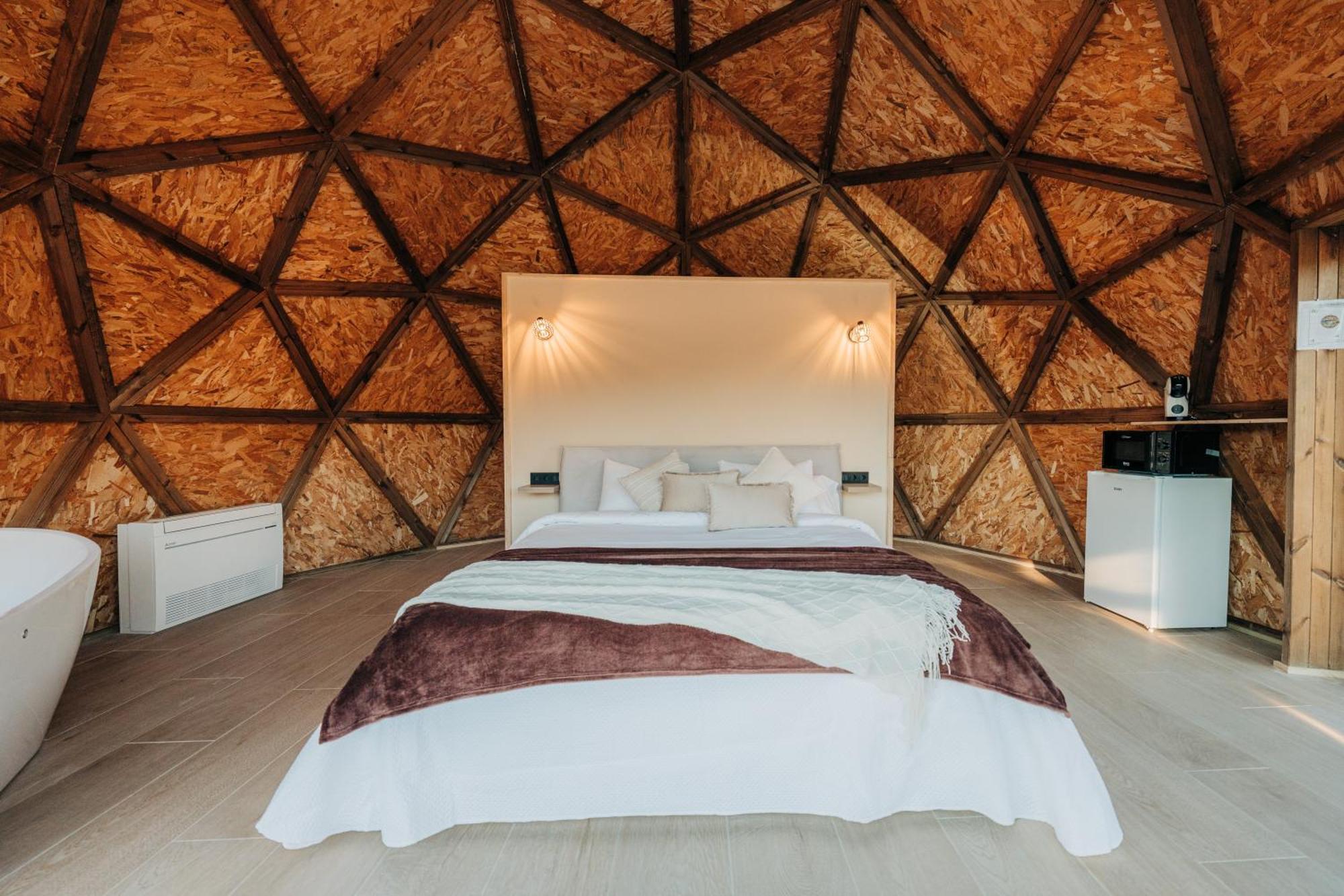 El Moli Glamping 호텔 Adzaneta 외부 사진